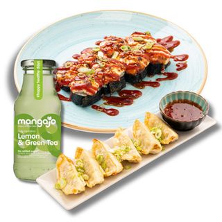 Baked Roll + Chicken Gyozas + Bebida