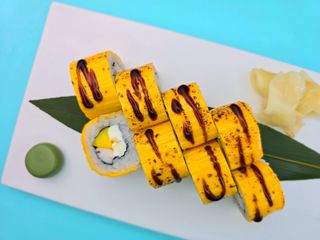 Cheese рол з креветкою та манго (255г)