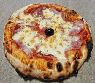 Pizza Pizza Vesuvio