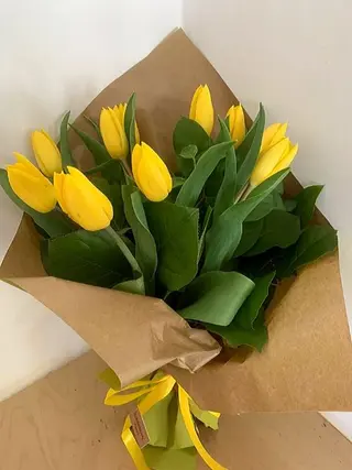 Mazzo di 10 tulipani gialli