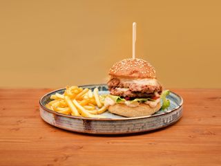 Двоен смаш телешки чийзбургер (380г)