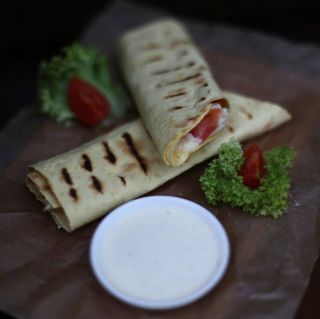 Лаваш з куркою і помідорами (250г)