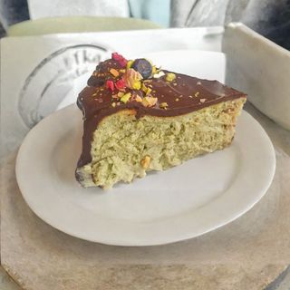 Sernik baskijski  pistacjowy 140 g