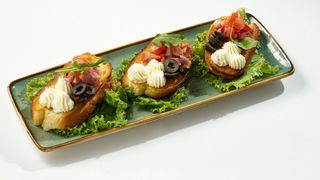 Брускетта с карбонатом (200г)