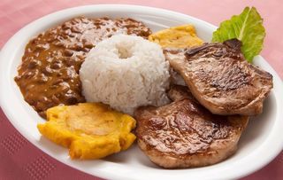 CHULETA CON MENESTRA