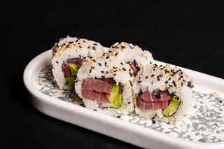 105. Uramaki tonno