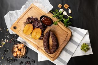 Телешки суджук на скара + гарнитура (250г)