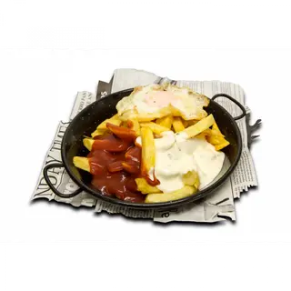 PATATAS crujientes ÑAM 2 salsas (Salsa brava/alioli) y huevo frito