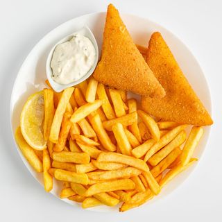 Pohani sir s pomfritom