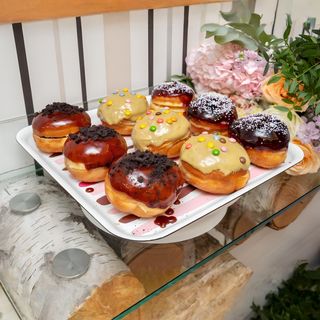 Gogosi cu crema de vanilie