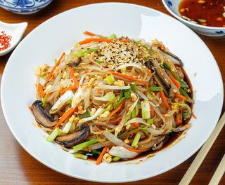 BUN XAO RAU - Rice noodles prăjiți cu legume