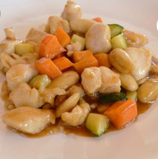 123. Pollo con mandorle