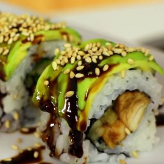 29. Maki De Anguila Con Aguacate (8 Pzs.)