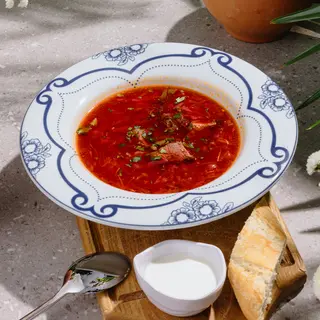 Supă fierbinte cu carne de vită