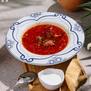Горячий суп с говядиной/ Supă fierbinte cu carne de vită