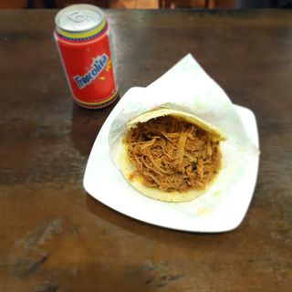 Arepa de Carne Mechada
