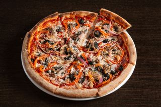 Pizza Capricioasa Ø 32cm