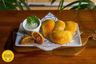 Mini Empanadas de Carne Típicas de Venezuela