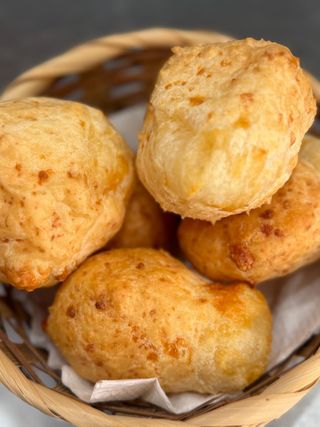 Pão de Queijo (2 unidades de 70g, com fiambre)