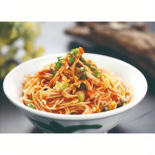 Spaghetti freddi con straccetti di pollo