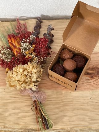 Caixa Lisboeta  - 10 Lisboetas + Flores