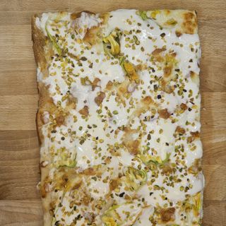 fiori, stracchino e pistacchio teglia intera per 4/5 persone