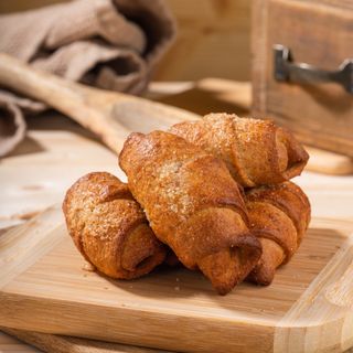 Лимецови кифлички с шипков мармалад и кафява захар (200г)