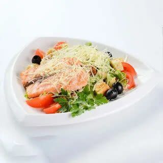 Цезарь с филе лосося