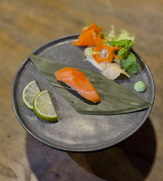 Nigiri Salmone