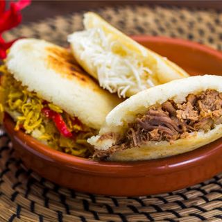 Arepa Con Todo