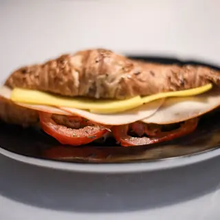 Croissant relleno  (No Jamón)