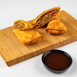 Spring rolls s mesom