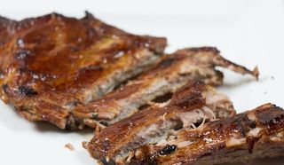 49. Ребърца с черен пипер и сол (500г)