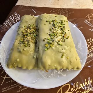 Chiacchiere al forno farcite con crema al pistacchio confezione kg 1