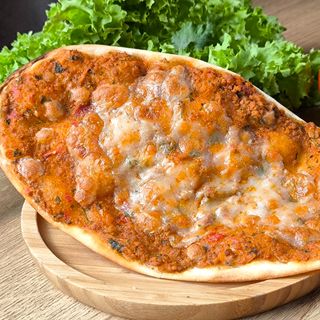 Լահմաջո պանրով 