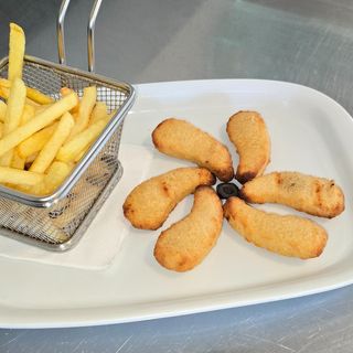 Nuggets de Frango com Batata Frita e Bebida