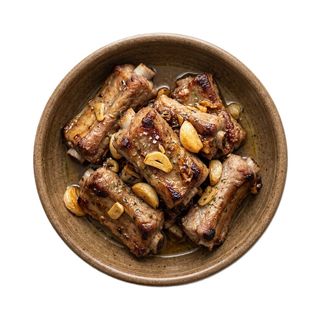 Costillas Al Ajillo