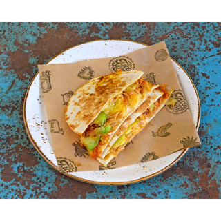 Quesadilla de Tinga con Aguacate