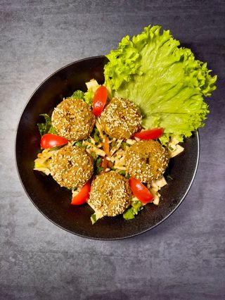 Falafel Salad / Ֆալաֆել աղցան