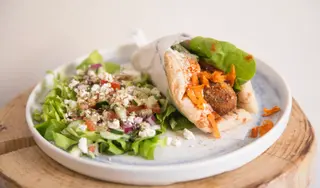Menú Souvlaki Ensalada Griega