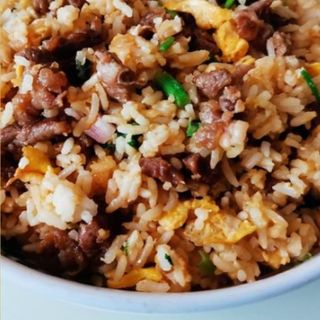 033- Manzo con Riso Poco Piccante /Beef with slightly spicy rice/ 牛腩盖饭