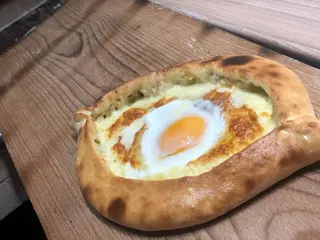Chaczapuri po adżarsku