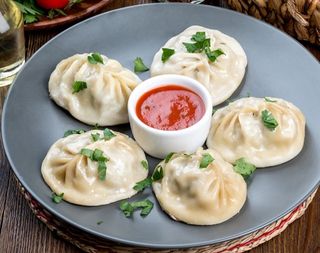  მანტა სხივები და საქონლის ხორცით