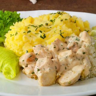 Piept de pui in sos gorgonzola și cartofi piure ,650 gr