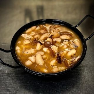 Ración De Judías Con Perdiz