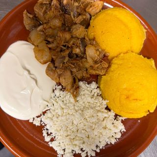 Polenta con carne