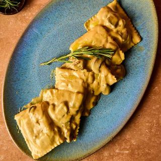 Giganti De Cordero Lechal En Salsa De Pedro Ximénez Y Foie