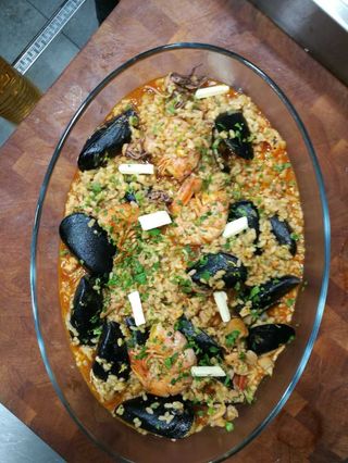 Rižoto sa svježim plodovima mora za dvije osobe 500 gr