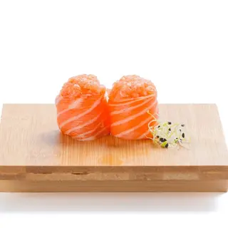 139. Gunkan salmone - 2 pezzi