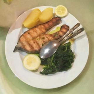 Salmão Grelhado c/ervas aromáticas